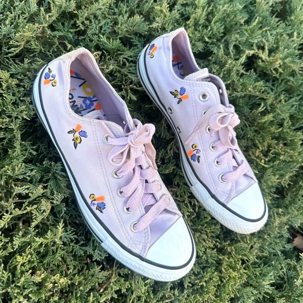 Converse Chuck Taylor All‎ Star We Are Stronger Together Sneakers Women's SZ 9
